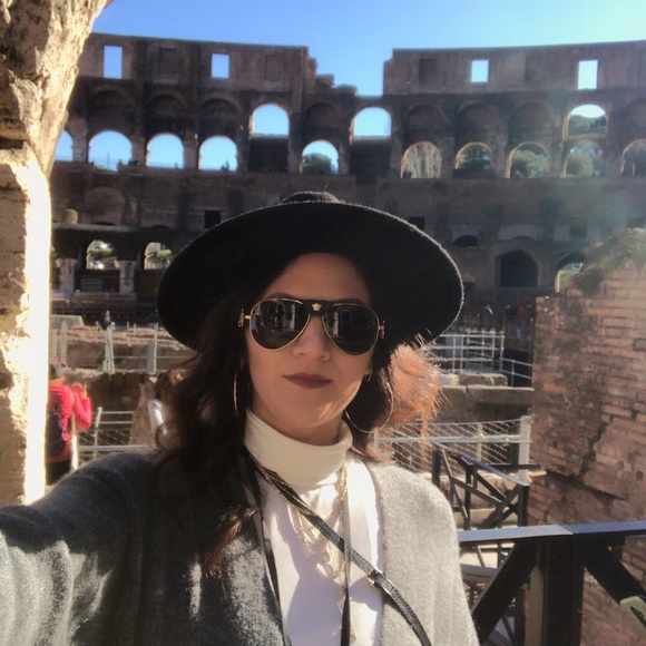 Meet your Posher, Yali - Picture 2 of 2